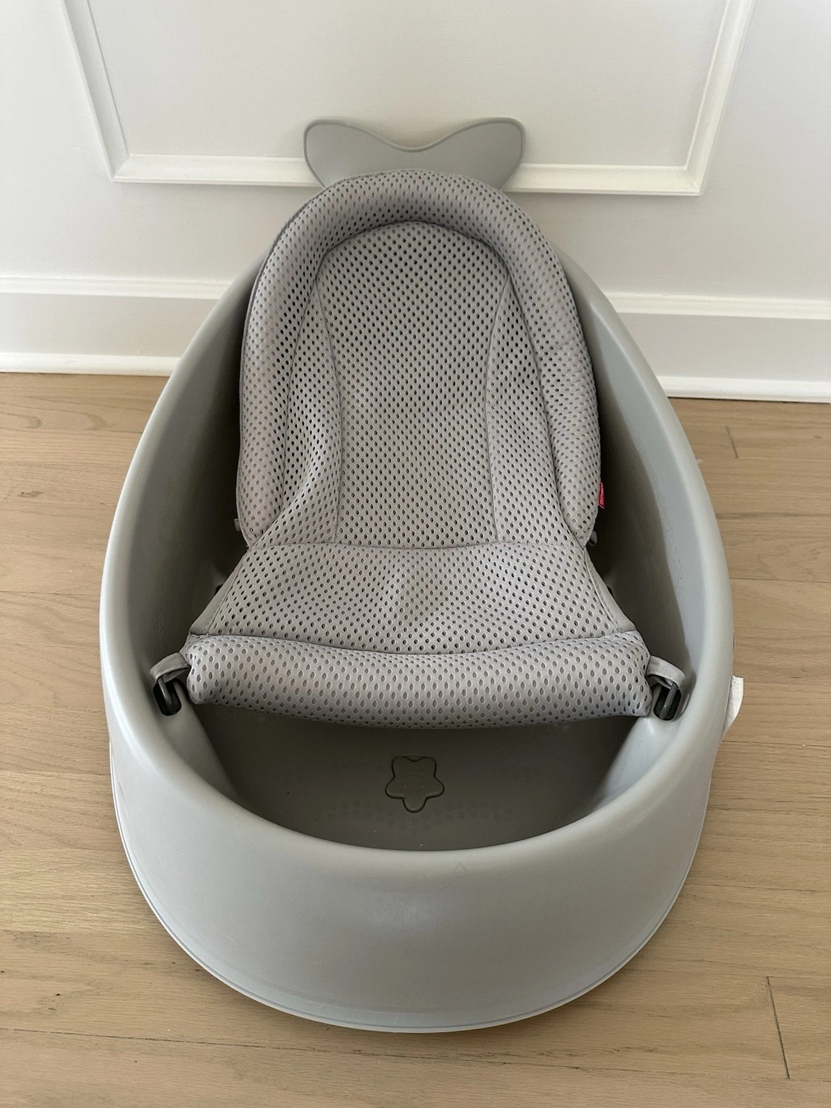 Skip Hop Baby Bath Tub, 3-Stage Smart Sling Tub, Moby, Grey