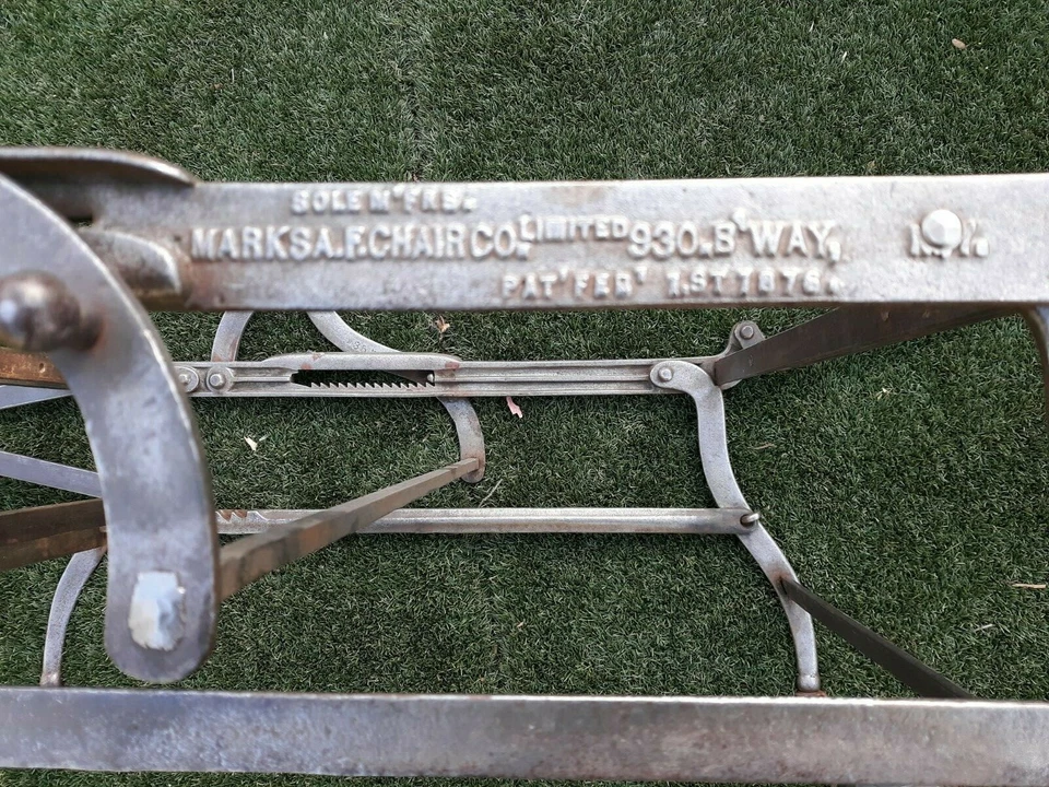 Marks A.F. limitada, Nueva York, Industrial, Metal fundido, Nueva York, Ajustable, Silla estilo campaña Foto 2 de 4