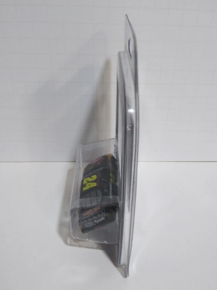 Jeff Gordon 1/64 Action ARC 2004 Monte Carlo Dupont Wizard Of Oz - Image 4 of 4