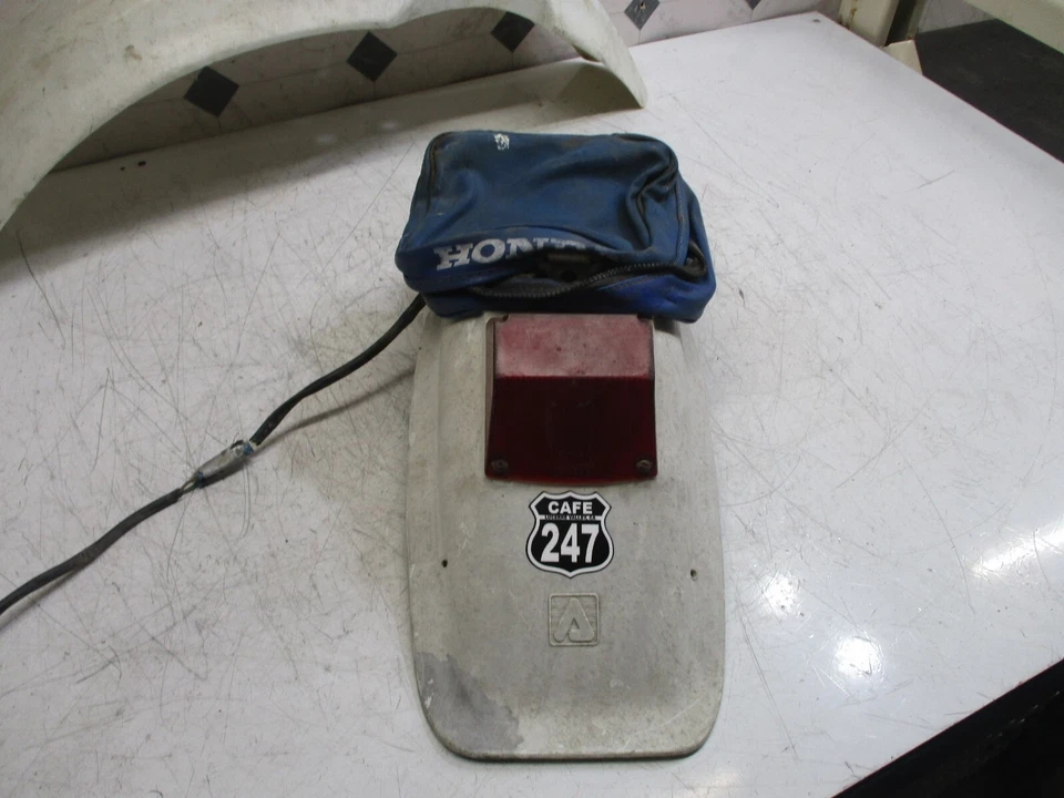 Honda xr250r xr 250 r 1984 84 Guardabarros delantero trasero luz trasera bolsa herramientas. Foto 4 de 4