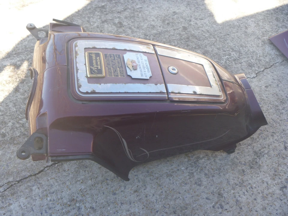 Cubierta del tanque de combustible de gasolina OEM 84-87 Honda GL1200 GL1200A Goldwing Aspencade Foto 3 de 3