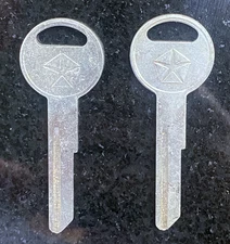 SET 2 Chrysler Key Blanks Y138