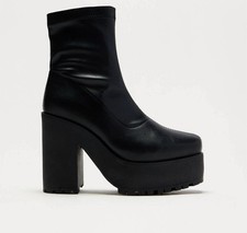 Fashion Nova Dress Boot Size 8 Black