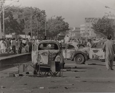 A40 A4013 Sectarian Clashes Karachi Burned Cars Riot Street Pakistan
