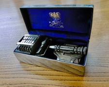 Wilkinson Sword Antique 7 day Razor in original chrome box.