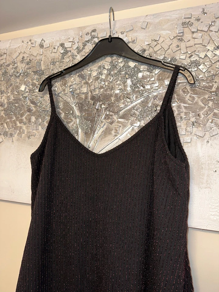 YOURS Women Plus Size  Black with red Glitters V-neck party cami size UK 30-32 - Image 3 of 4