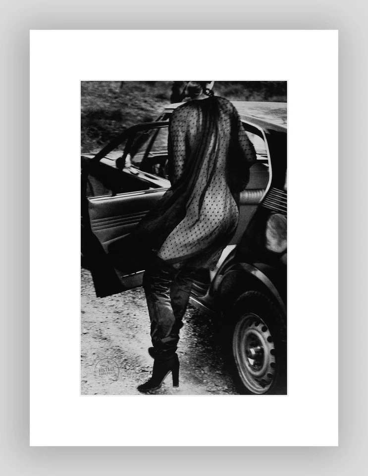 VTG Helmut Newton Print Fashion Model Italy Photogravure Photo 1977 Mat 15x20 - Image 2 of 2