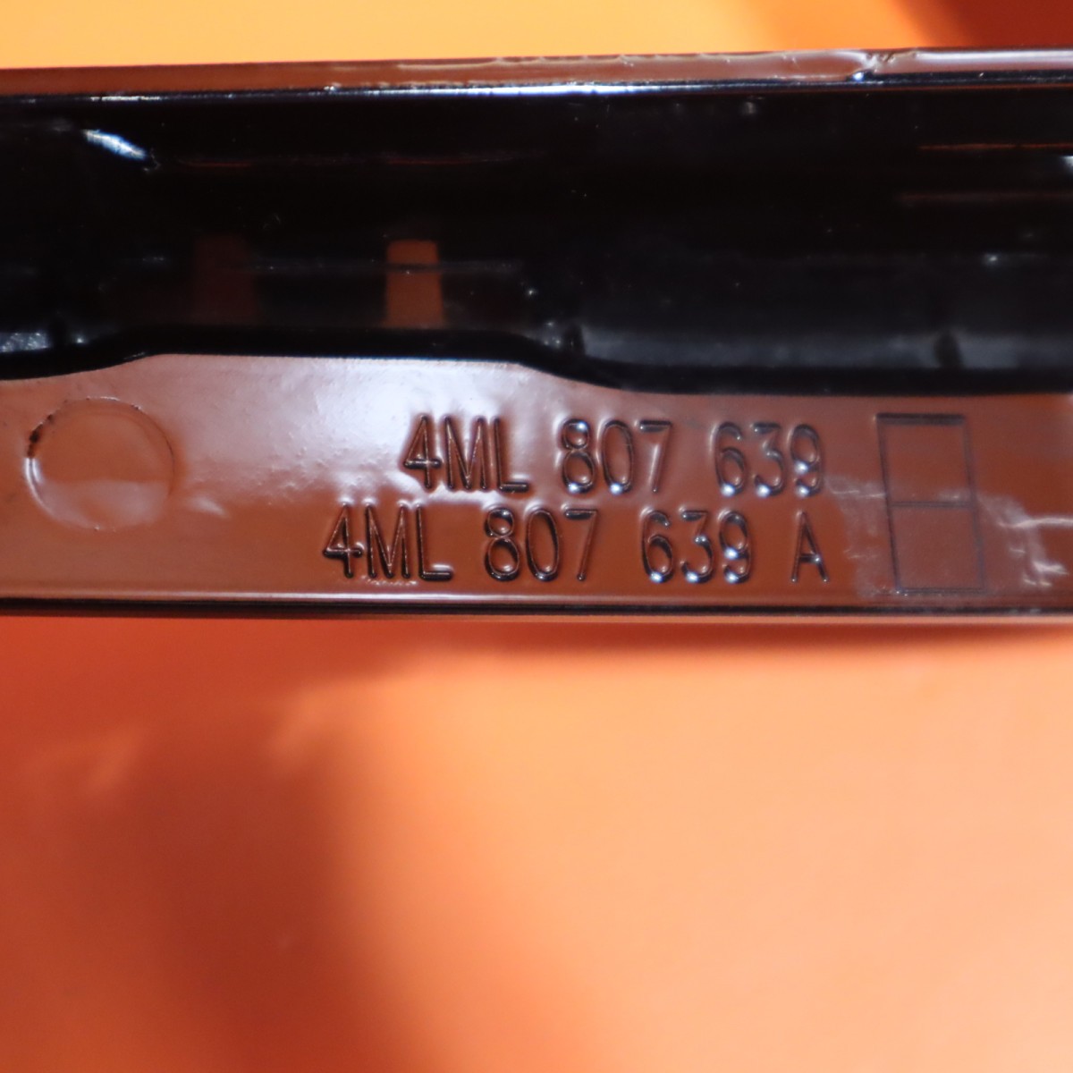 LAMBORGHINI URUS GRILLE UPPER 2018 2019 4ML807639A OEM DAMAGED