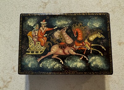 Russian Lacquer Hinged Box Signed Tianex Couple in Troika Horses  CY 39 ANB 