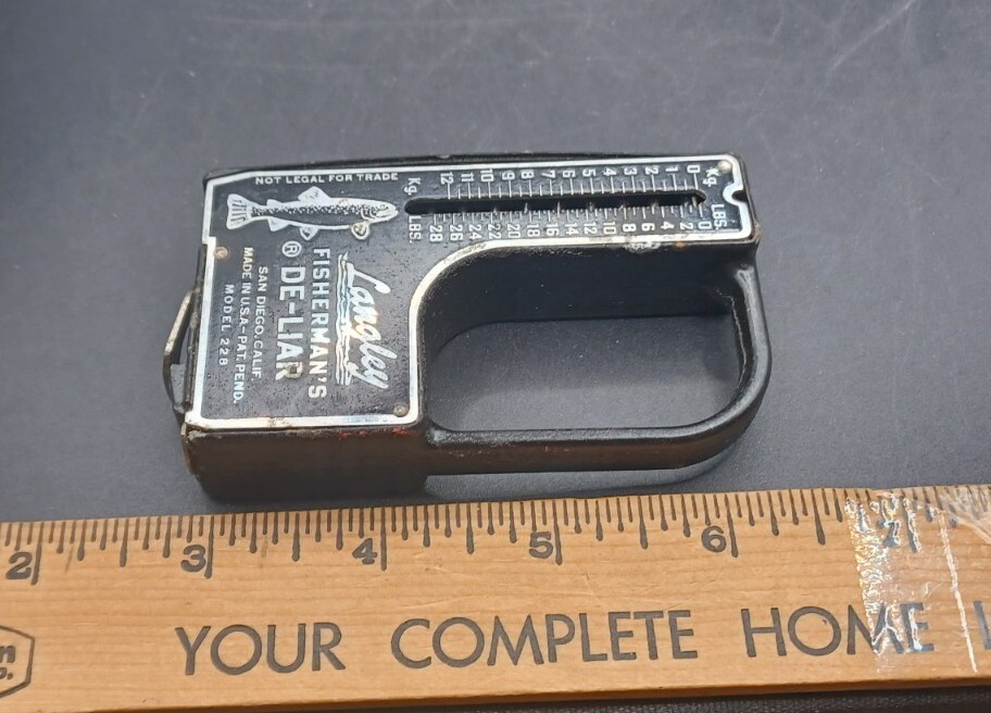 VINTAGE LANGLEY FISHERMAN'S DE-LIAR FISH SCALE / FISH MEASURE MODEL#228 USA