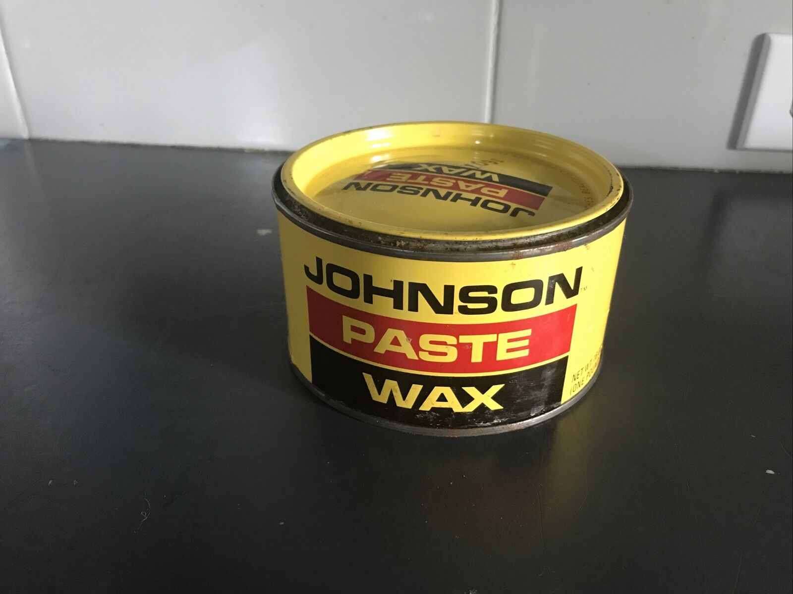 Vintage JOHNSON PASTE WAX CAN ONE POUND TIN