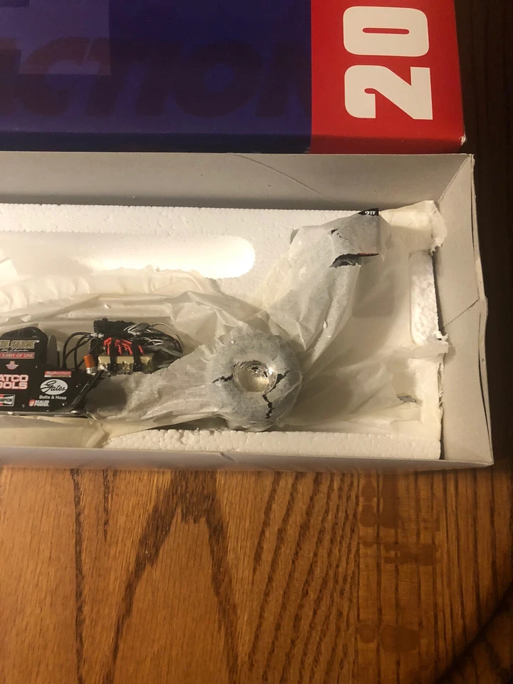 Acción Tony Schumacher Ejército de Estados Unidos 2001 Dragster escala 1:24 1 de 3.624 Hecho ¡¡NUEVO!!! Foto 2 de 4