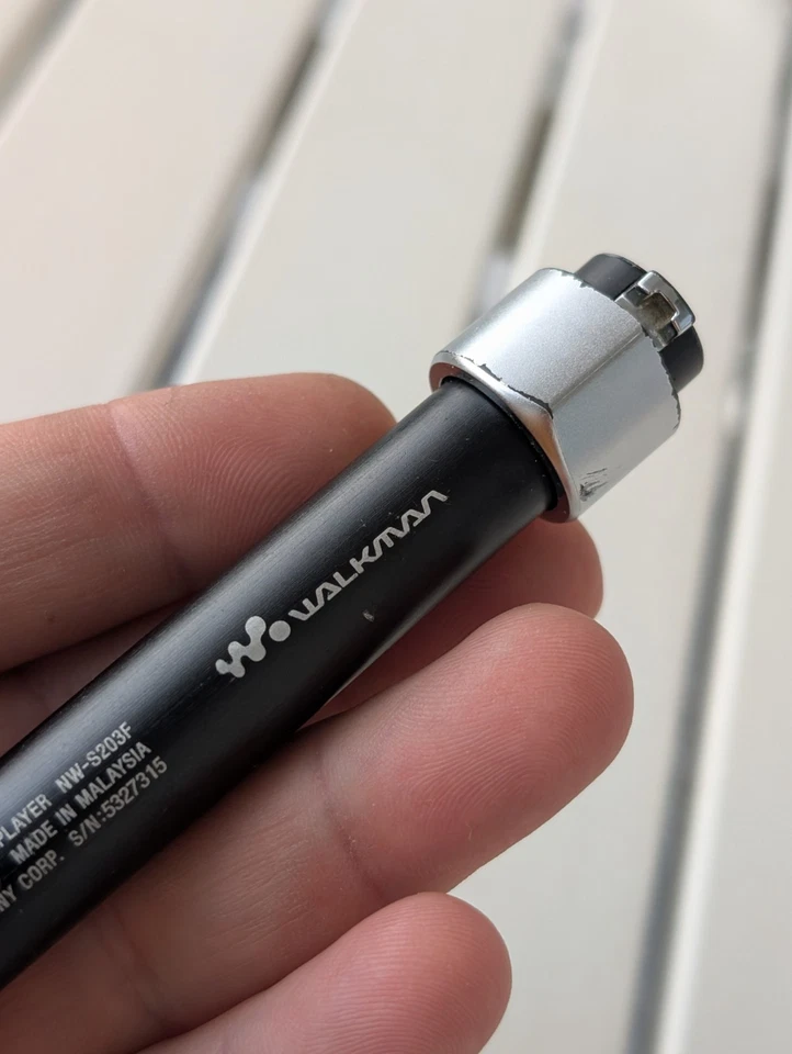 RARE! Sony NW-S203F Black Digital Walkman (Battery Is Dead? For Parts/Repair) - Image 4 of 4