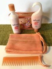 Avon Naturals Peach 5oz shower gel + 8.4 Oz body Lotion GIFT SET + Comb