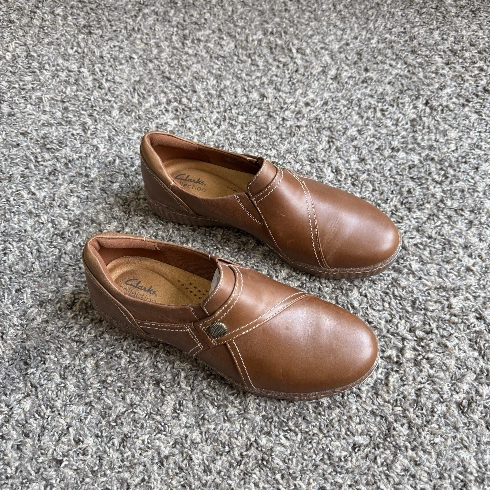 Scarpe Clarks Caroline Pearl taglia 9 5 W slip on casual comode pelle cammello