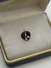 Black Hills Gold by Coleman 10K Heart Pendant – Onyx & Tri-Gold Leaves 