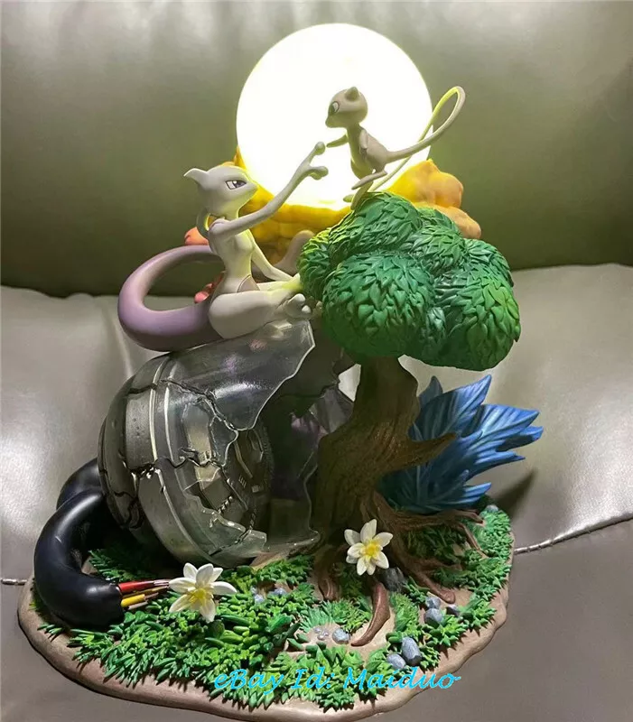 Pokemon Mewtwo Statue