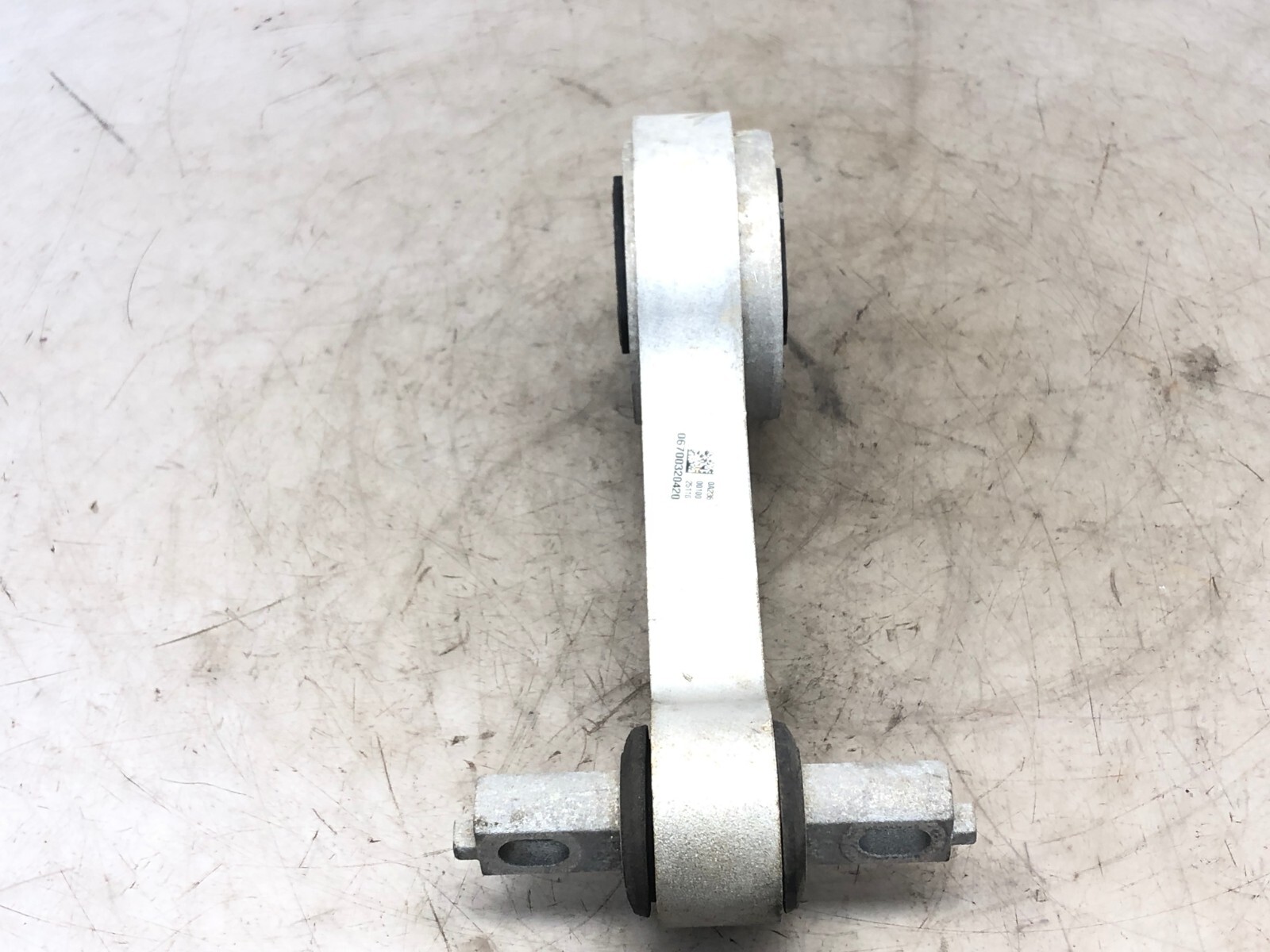 2017-2020 MASERATI LEVANTE 3.0L V6 ENGINE MOUNT TORQUE LINK ROD BRACKET OEM