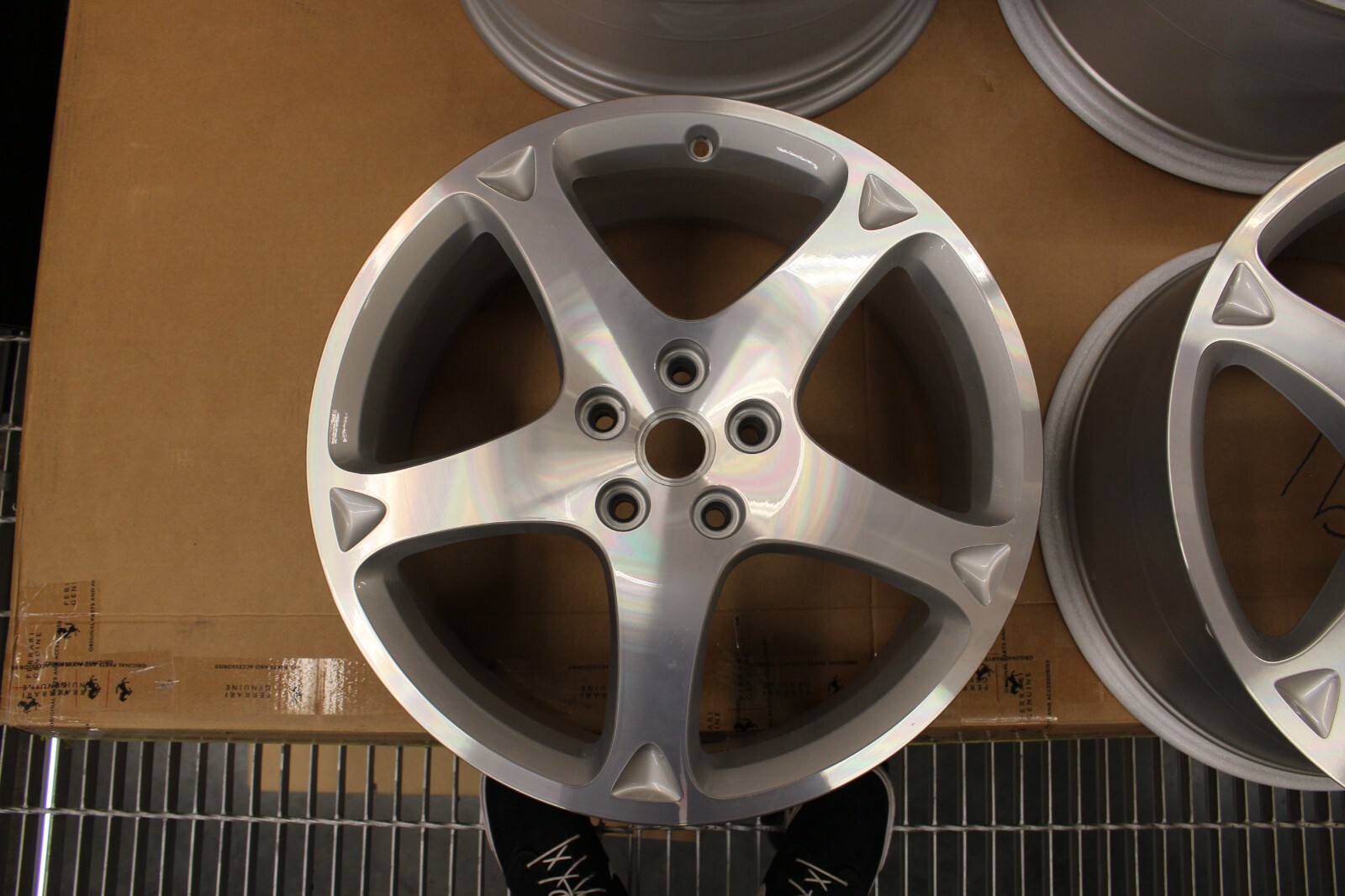 Ferrari OEM Speedline 19x8J/10J 5x114.3 44/52.5 California wheel set new in box