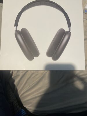 Apple AirPods Max Wireless Over-Ear Headset - Space Gray