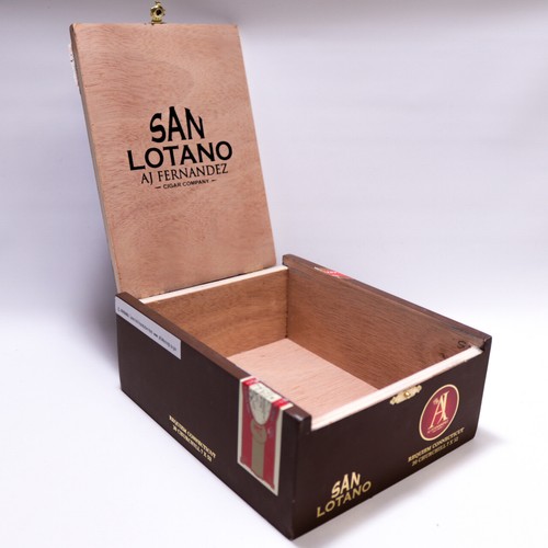 Caja de cigarros de madera vacía San Lotano Requiem 7,75" x 6,25" x 3" - Imagen 5 de 10