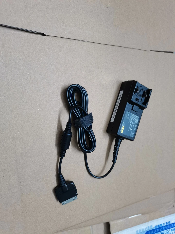 NUEVO OEM Fujitsu 19V 1.58A 30W para Tablet Wacom Cintiq 13" DTK-1301 EE. UU. Adaptador de CA Foto 4 de 4