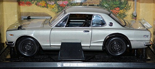 Nissan Skyline 2000 GT-R 1969 Typ C10 Sonic Silber metallic 1-18 Kyosho 08121S - Bild 3 von 6