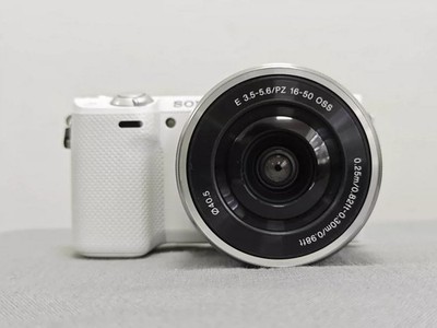 Sony Alpha NEX-5R Mirrorless Camera Lens Kit 16-50mm WHITE English Language