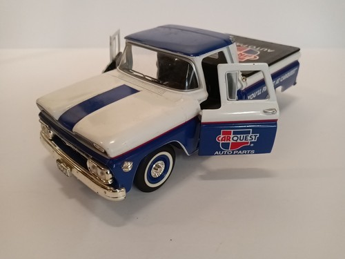 Banco de camioneta GMC Liberty Classics 1999 Car Quest 1960 daños 1:25 - Imagen 4 de 6