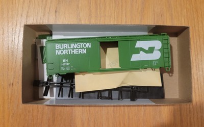 New Athearn HO Scale #1244 - 40' Box Car - Burlington Northern
