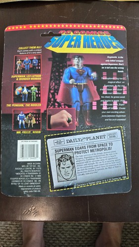 Vintage DC Comics Super Heroes Superman Figure w/Kryptonite Ring ToyBiz 1989 New - Picture 2 of 2