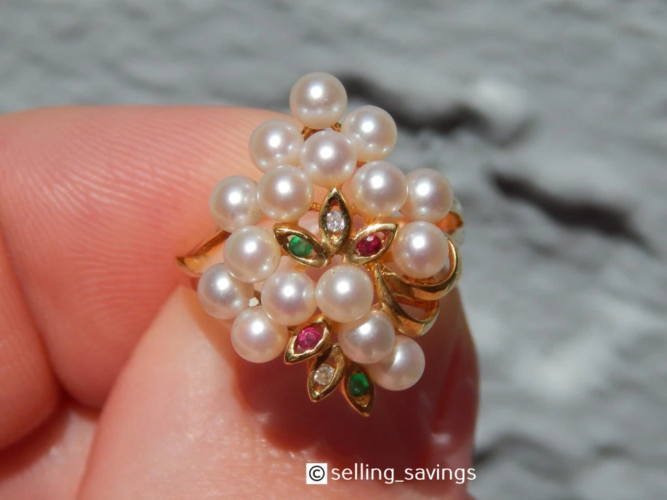 18K YELLOW GOLD PEARL EMERALD RUBY DIAMOND 8/10 INCH WIDE CLUSTER RING SIZE 6.5 - Image 4 of 4