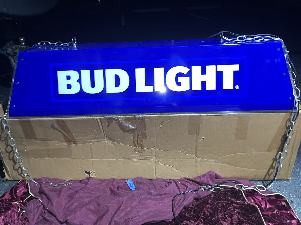 Bud Light Pool Table Hanging Light (read  description Bud Light Pool Table Hanging Light (read  description