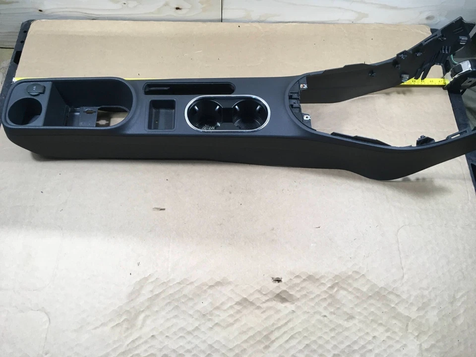2012 - 2016 VOLKSWAGEN BEETLE SEAT CONSOLE TRIM 5C3863241C OEM . Foto 2 de 4