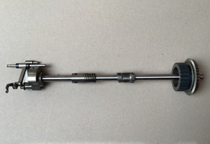 Obere Antriebswelle mit Fadenheber Pfaff Nähmaschine 1212 und andere