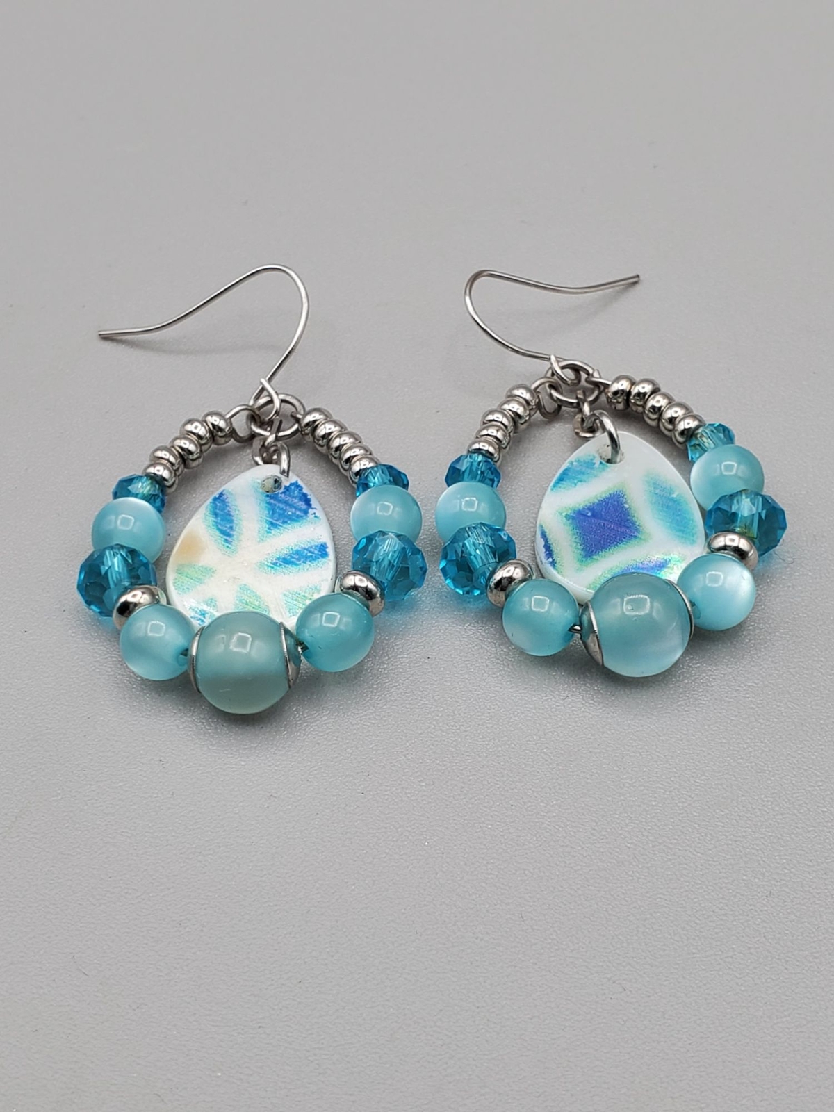 Blue beaded teardrop shape dangle drop shell hook… - image 2