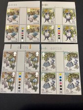 1979GB The Year Of The Child Traffic Light Gutter Pair + gutter pairs blocks MNH