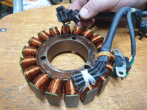 Suzuki oem 2003 DL1000 stator coil 32101-06g11 - 第 1/8 張圖片