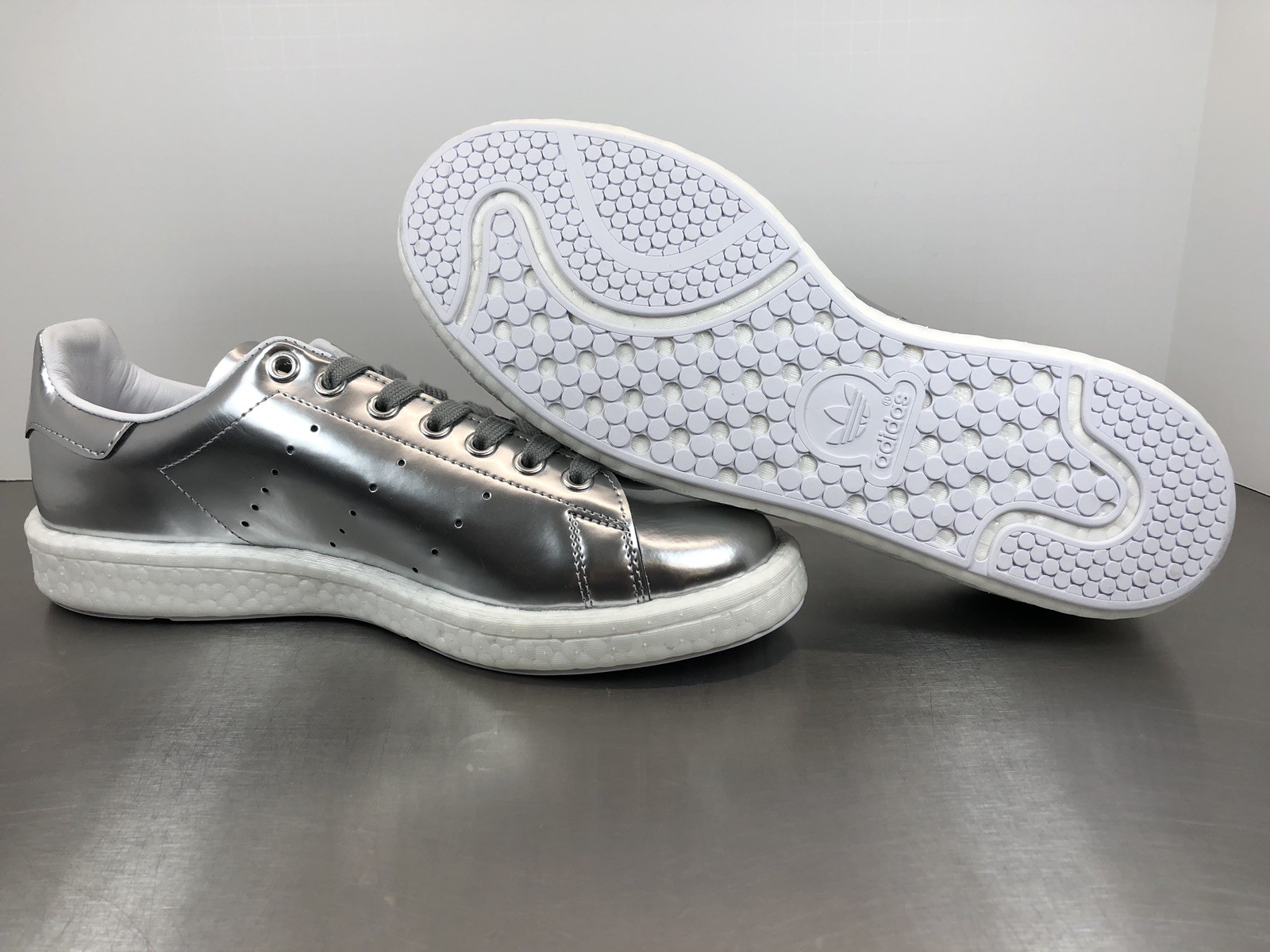 Adidas Stan Smith Boost Silver BB0108 Metallic BB0108 Silver Donna’s Size 9 34b90d Adidas Stan Smith Boost Silver BB0108 Metallic BB0108 Silver Donna’s Size 9 34b90d