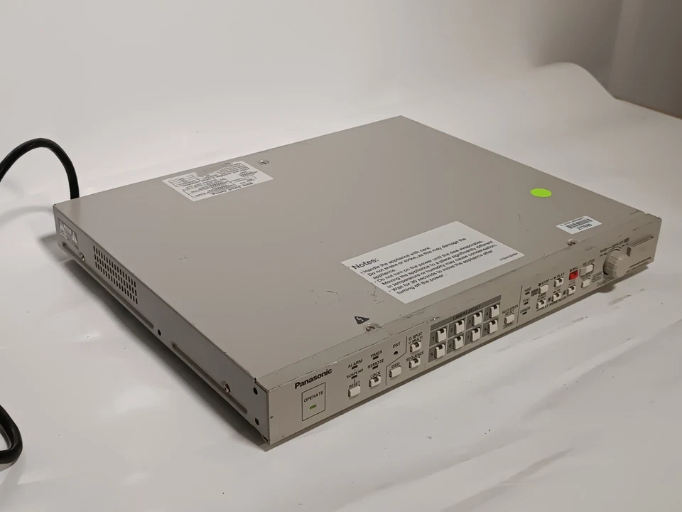 Panasonic WJ-HD220 - Grabadora de disco digital de 16 canales para monitoreo de seguridad Foto 2 de 4