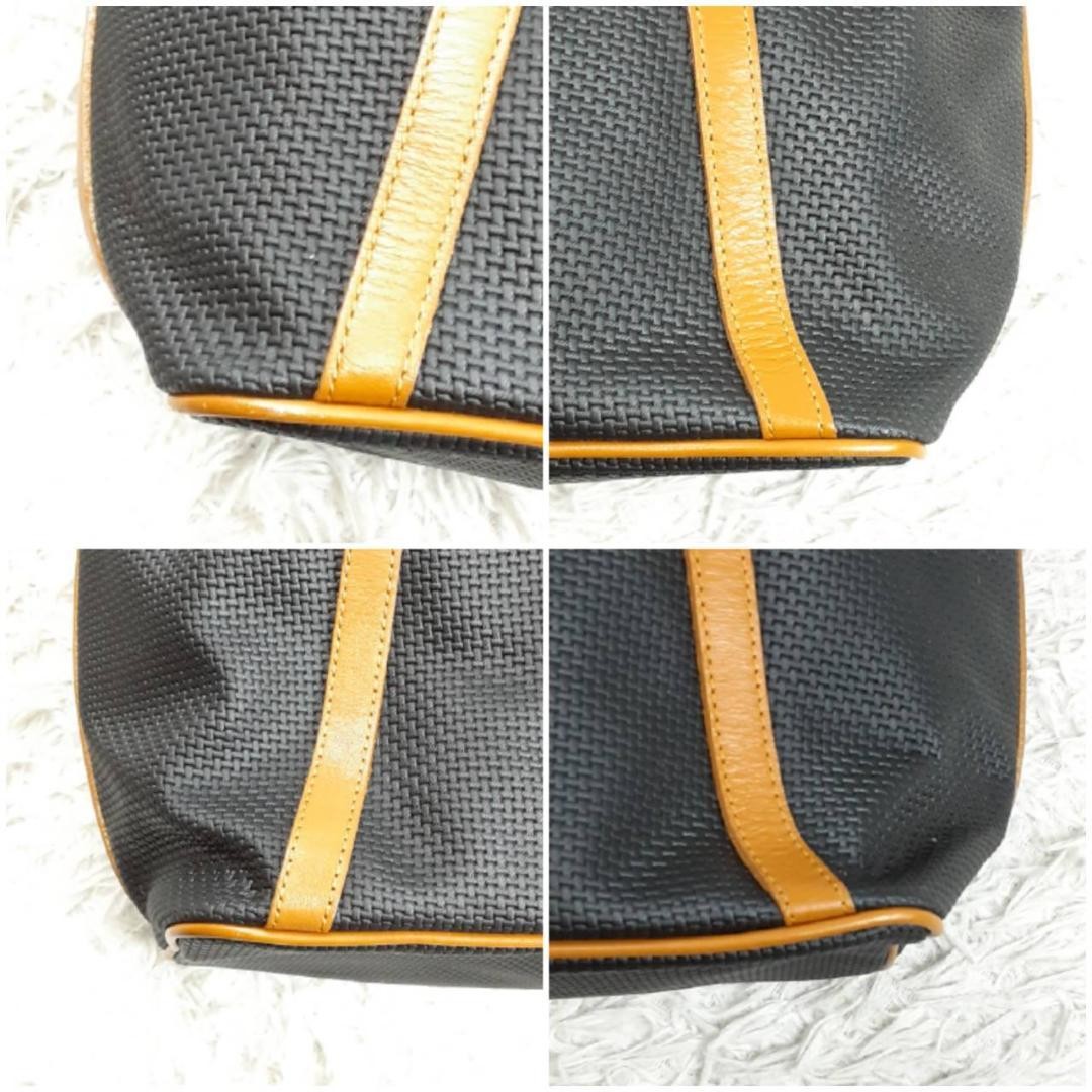 Borsa a tracolla Yves Saint Laurent con coulisse in ottime condizioni rara