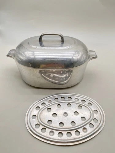 VERY NICE!  Wagner Ware Magnalite  Sidney O 4265P With Lid & Trivet 8 Qts