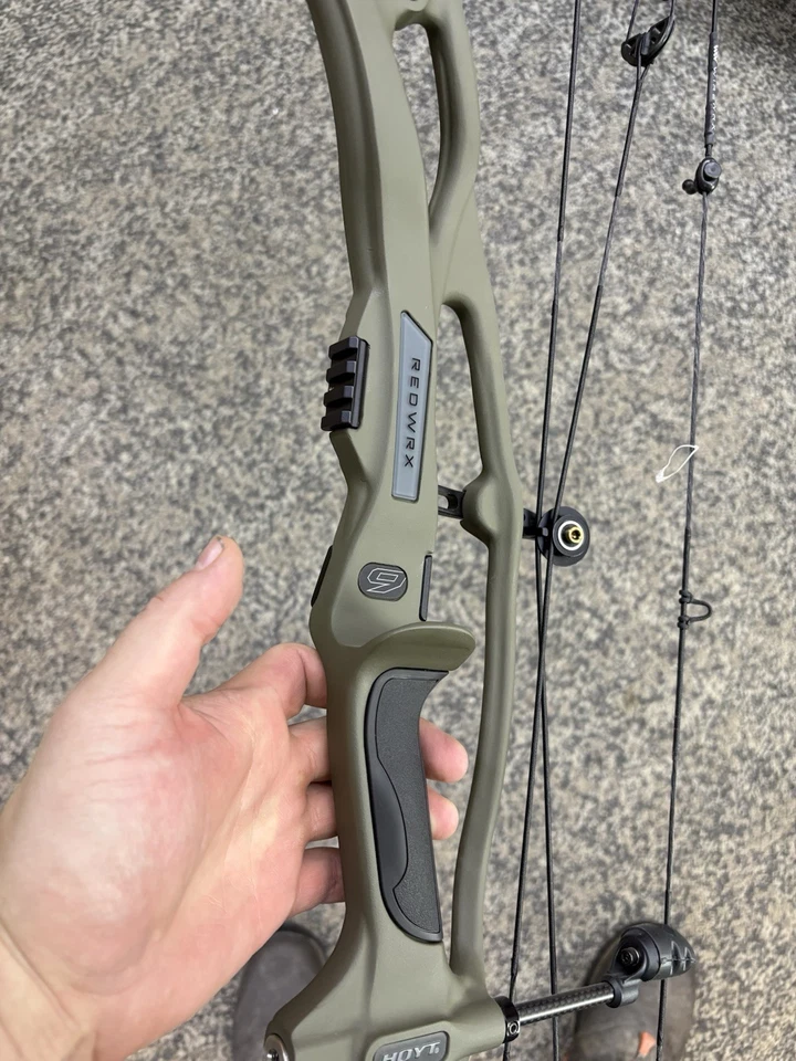 Arco compuesto de caza para diestros verde Hoyt RX9 70#OD Foto 4 de 4
