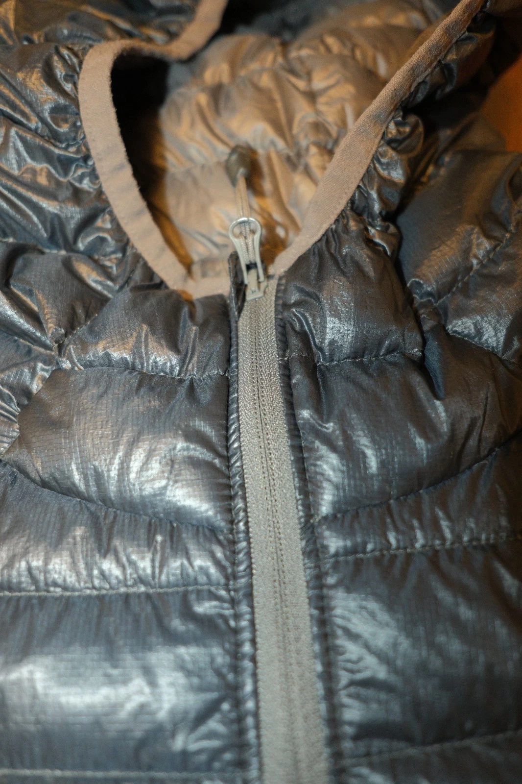 Mountain Hardwear Ghost Whisperer Hooded Down Jacket Men's Medium Gray  image 9
