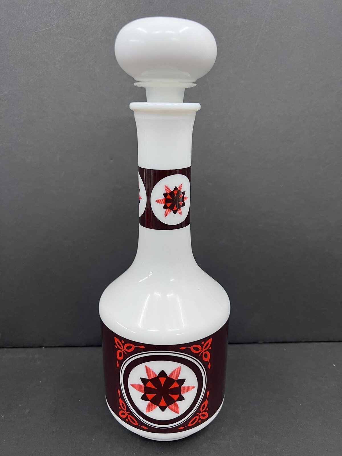 Arcopal Optical Set for Liquor Bottle in Opaline With 4 Glasses Moka Cream