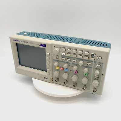 Tektronix TDS2024C 4-Port Digital Oscilloscope 200 MHz 2 Gs/s Used