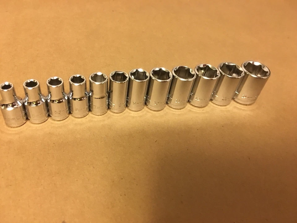 Craftsman 1/4" Drive 12 PC Piece 6 Pt Point Metric MM Chrome Socket Set 4-14 mm - Image 2 of 4