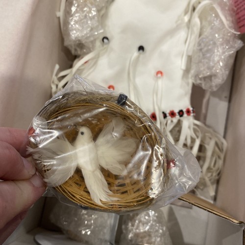 Paradise Galleries Swirling Waters Porcelain Native American 18” Doll 2000 - Picture 6 of 10