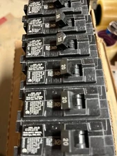 12 x  Siemens Circuit Breaker B120 1 P 20A 120/240V 60Hz Type BL NEW