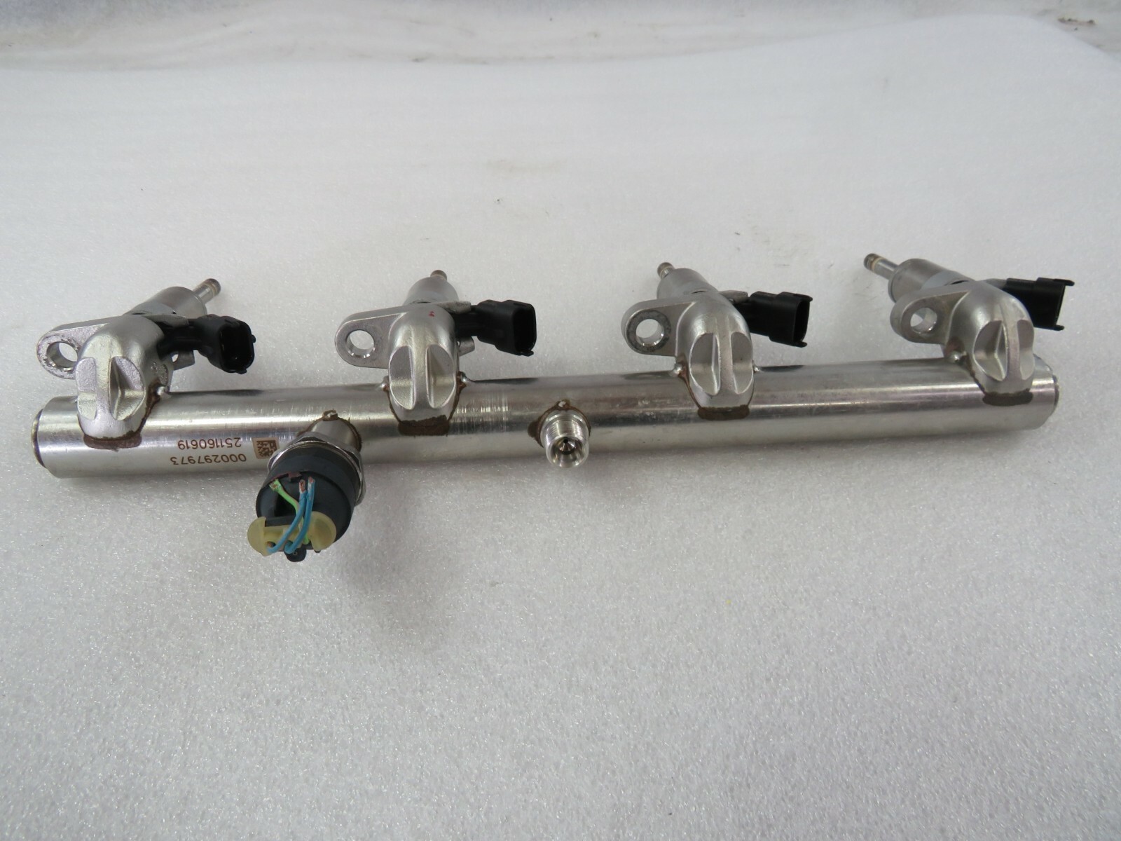 Ferrari California T, 488, Fuel Injector Rail, Complete, Dmg, Used, P/N 326631